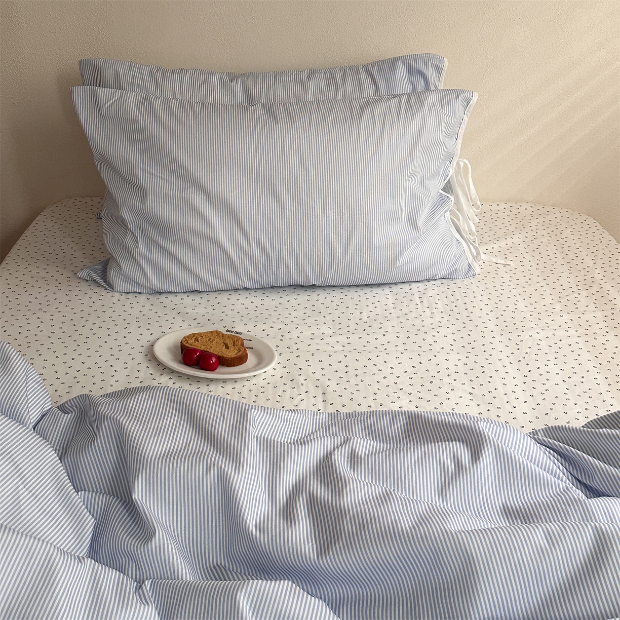 91家纺网 家纺一手货源 找家纺 （总）恋恋三季 2026新款40支纯棉绑带款四件套-星蓝霜糖系列 （套件会员-5 全平台控价：188/228/248 ）