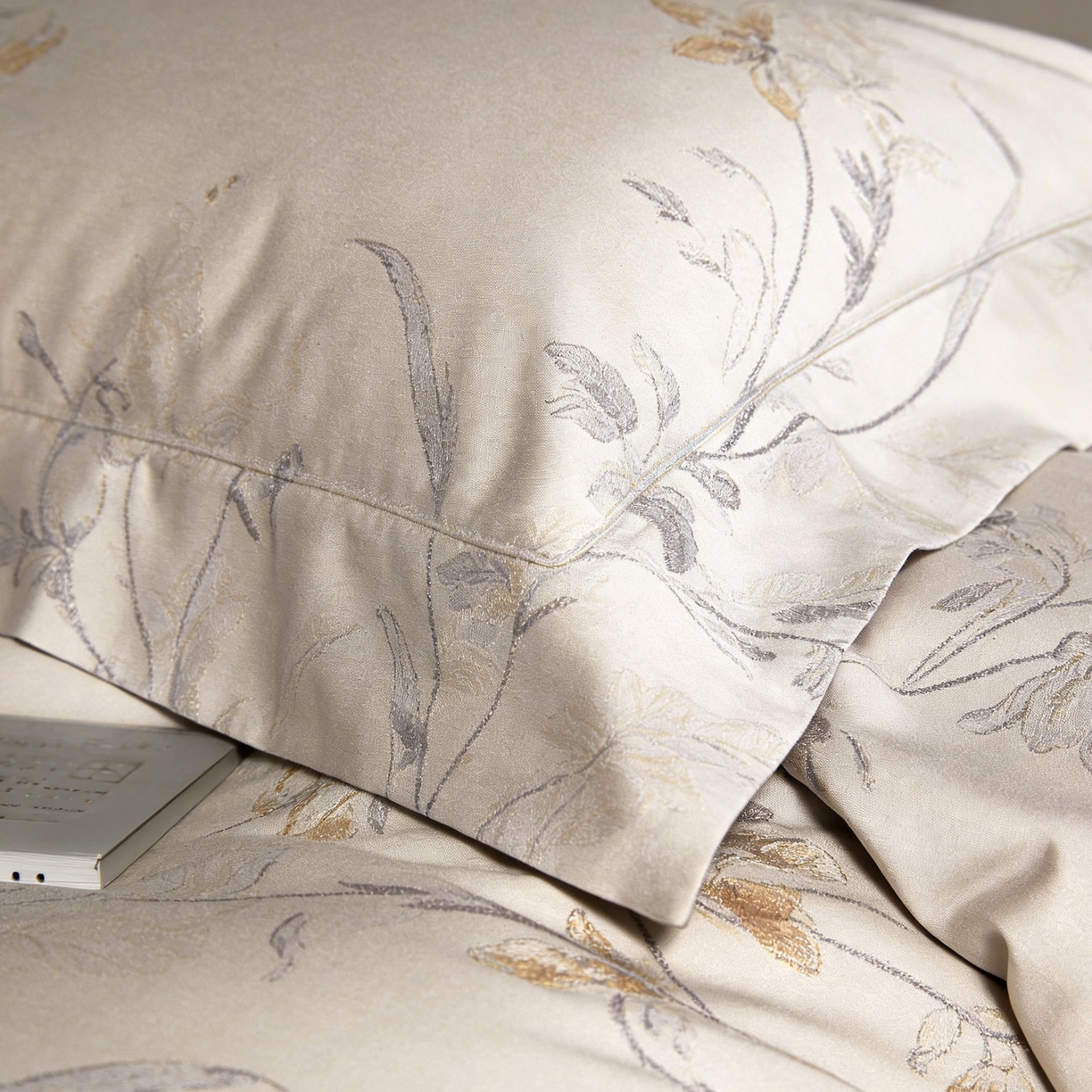 91家纺网 家纺一手货源 找家纺 淳绵家居 2026新款色织提花四件套 轩尼诗 灰