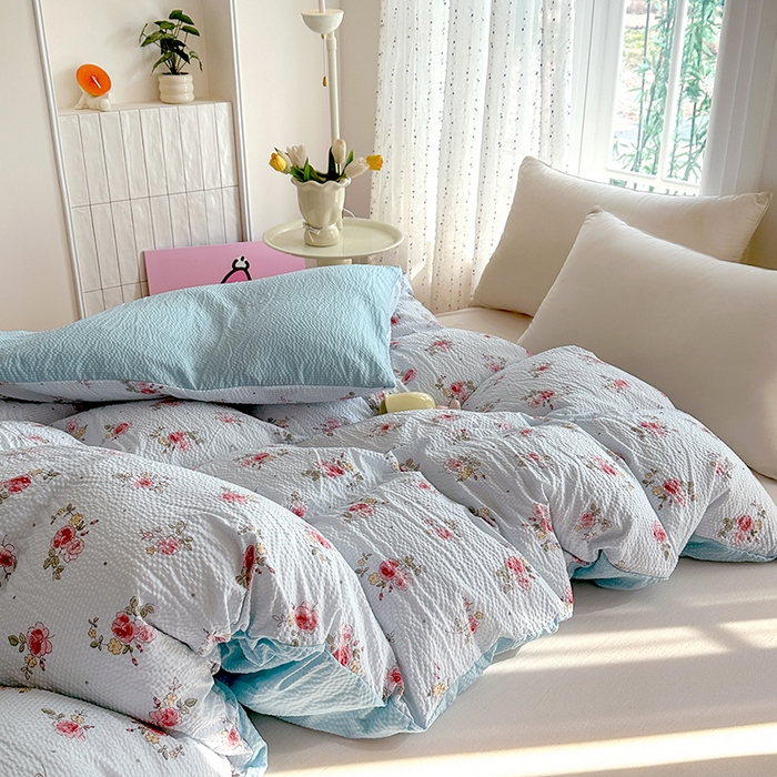 91家纺网 家纺一手货源 找家纺 家贝爱 2026新款轻氧泡泡棉被套 冰蓝花语