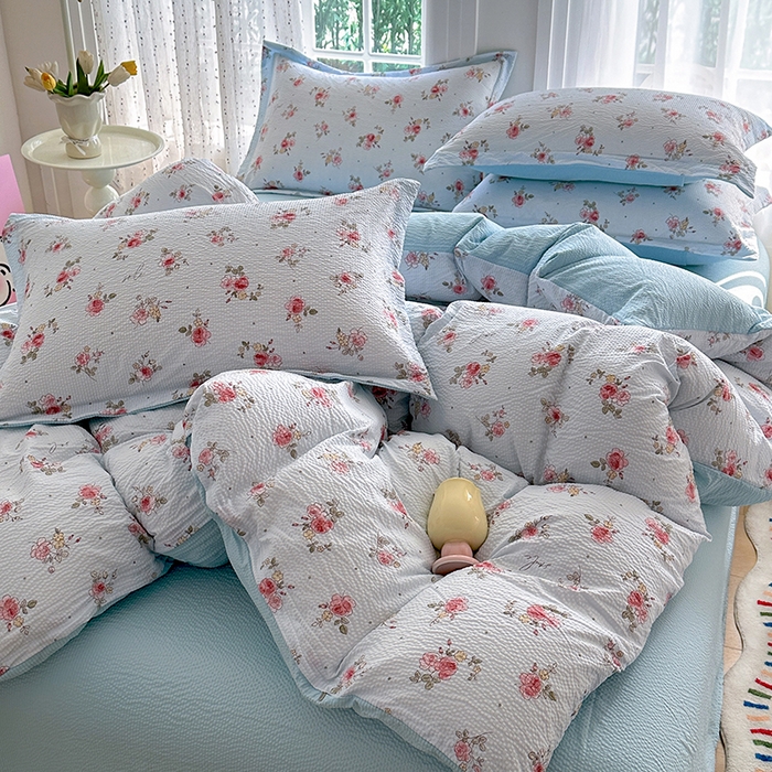 91家纺网 家纺一手货源 找家纺 家贝爱 2026新款轻氧泡泡棉被套 冰蓝花语