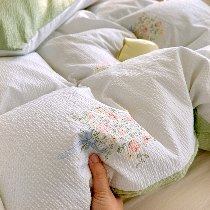 91家纺网 家纺一手货源 找家纺 家贝爱 2026新款轻氧泡泡棉被套 春日时光