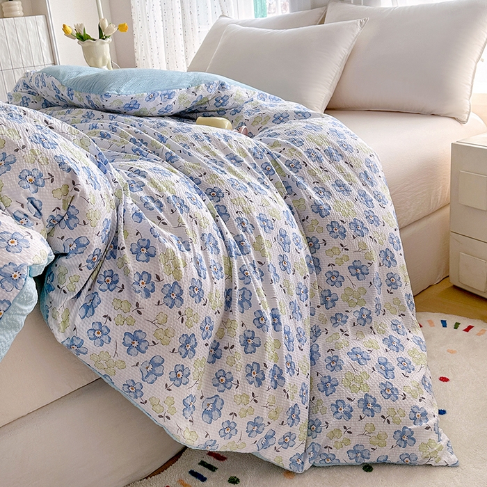 91家纺网 家纺一手货源 找家纺 家贝爱 2026新款轻氧泡泡棉被套 蓝色妖姬