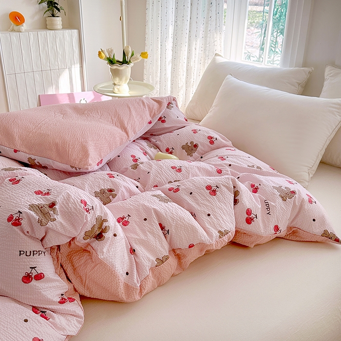 91家纺网 家纺一手货源 找家纺 家贝爱 2026新款轻氧泡泡棉被套 桃之夭夭