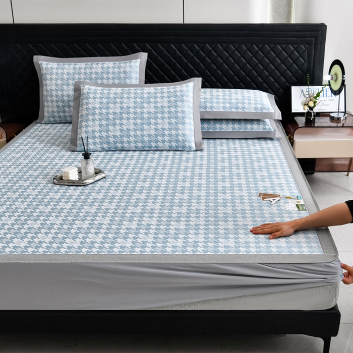 91家纺网 家纺一手货源 找家纺 小牛席业 2026新款PE千鸟格凉感冰丝席系列（床笠款） 蓝色