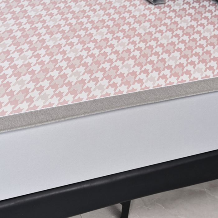 91家纺网 家纺一手货源 找家纺 小牛席业 2026新款PE千鸟格凉感冰丝席系列（床笠款） 粉色