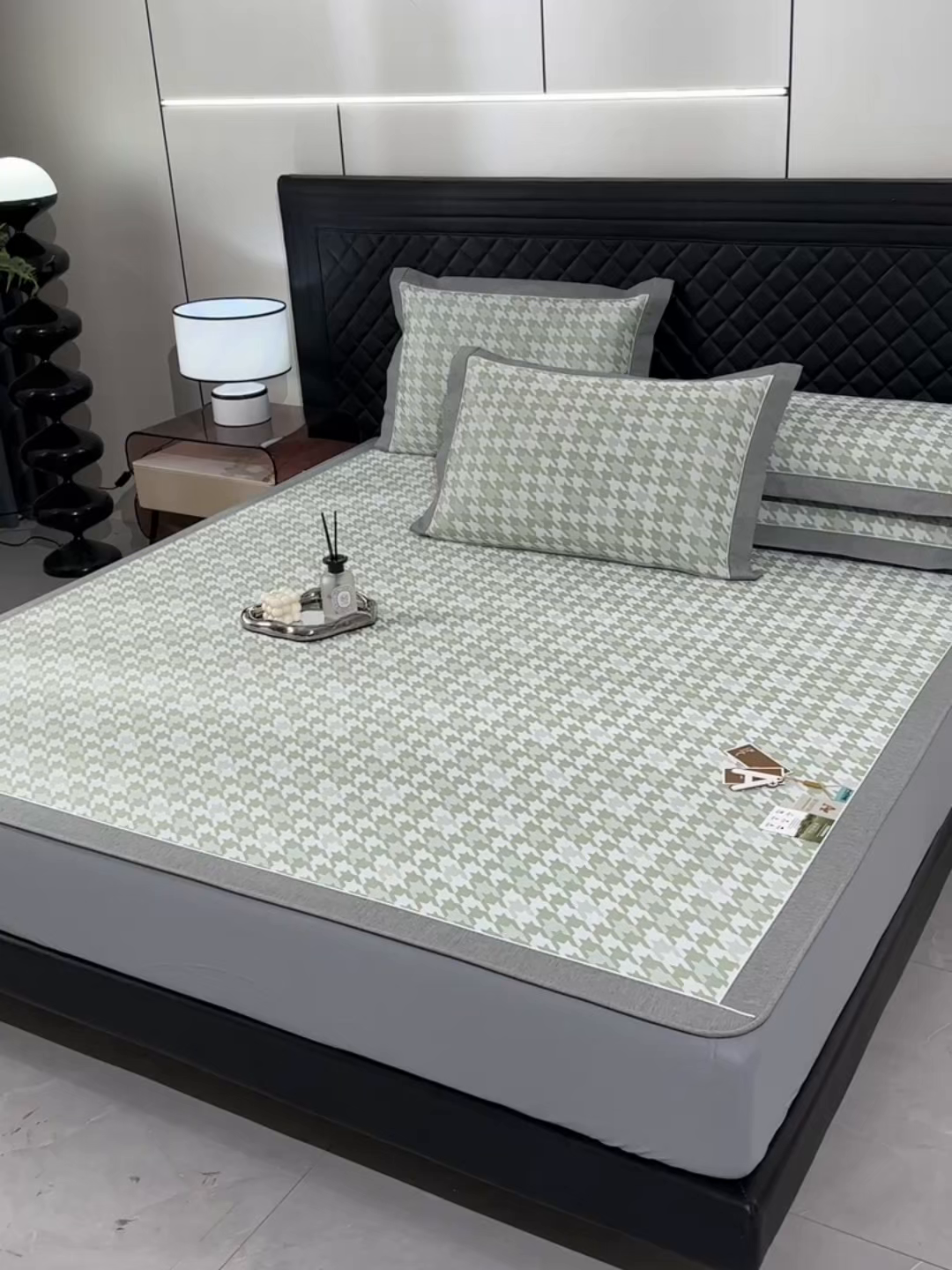 91家纺网 家纺一手货源 找家纺 小牛席业 2026新款PE千鸟格凉感冰丝席系列（床笠款） 绿色