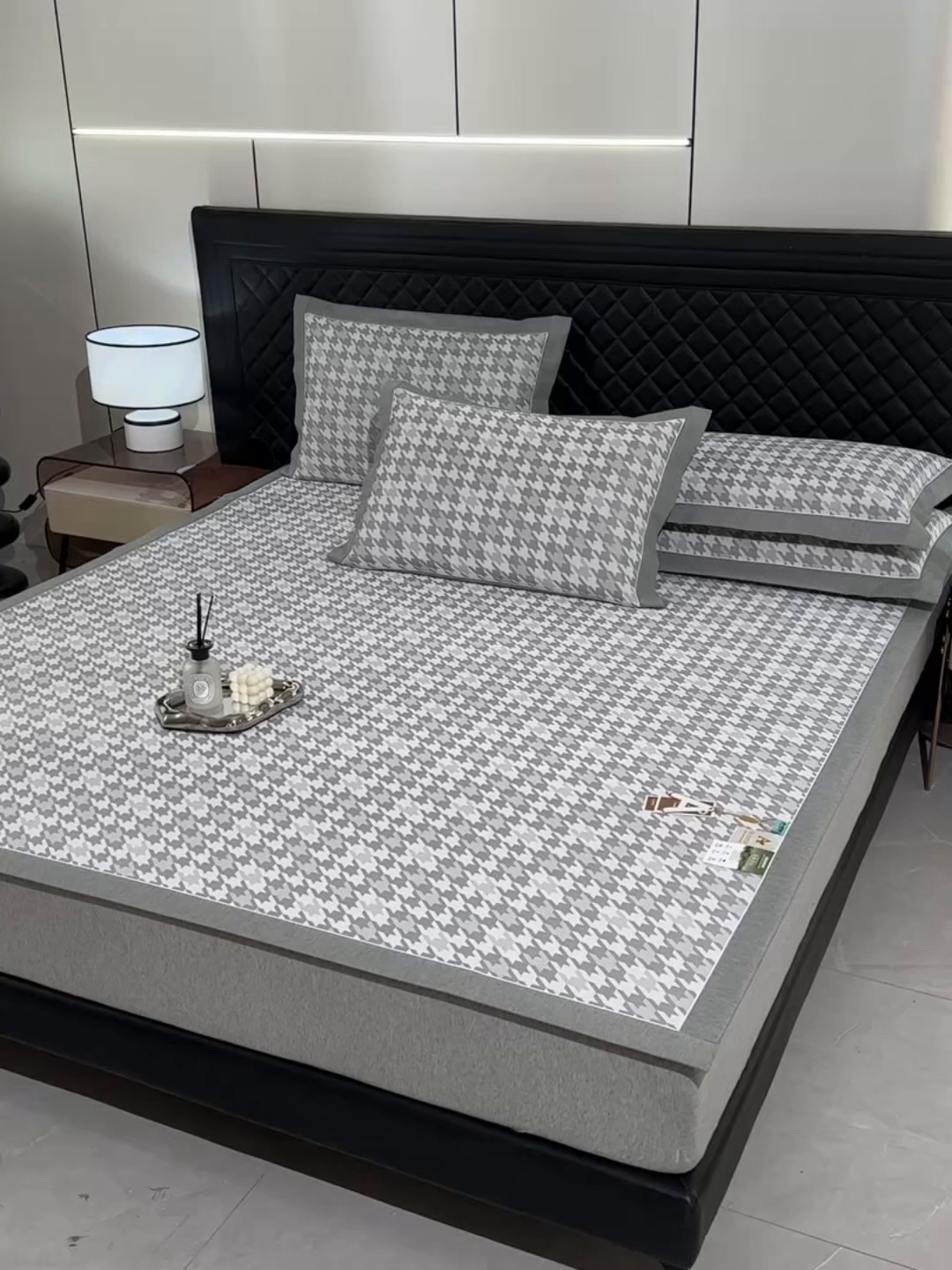 91家纺网 家纺一手货源 找家纺 小牛席业 2026新款PE千鸟格凉感冰丝席席子凉席 灰色