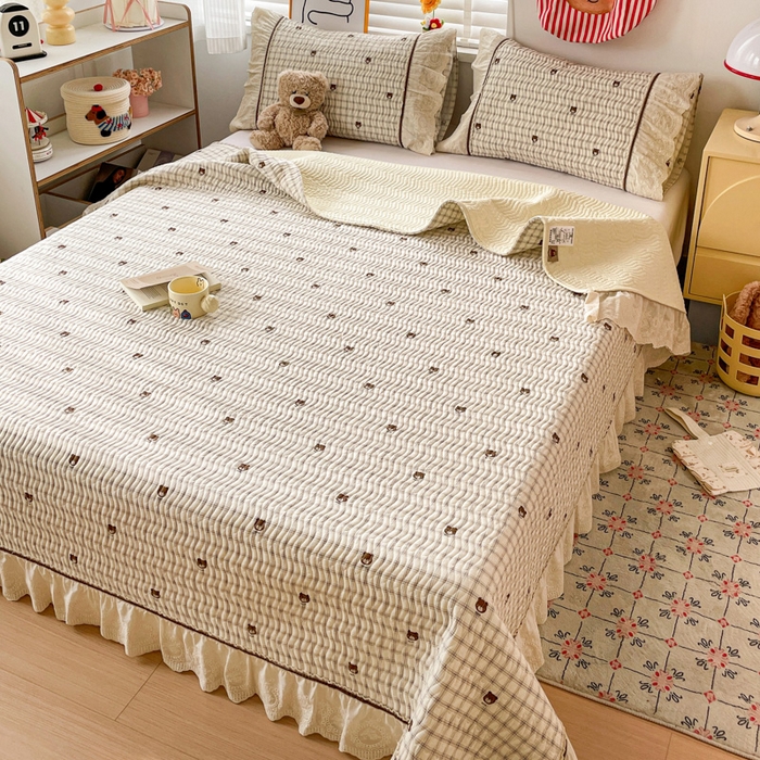 91家纺网 家纺一手货源 找家纺 岚吉家纺 2026年新款A类法式全棉花边床盖三件套四件套 格子熊