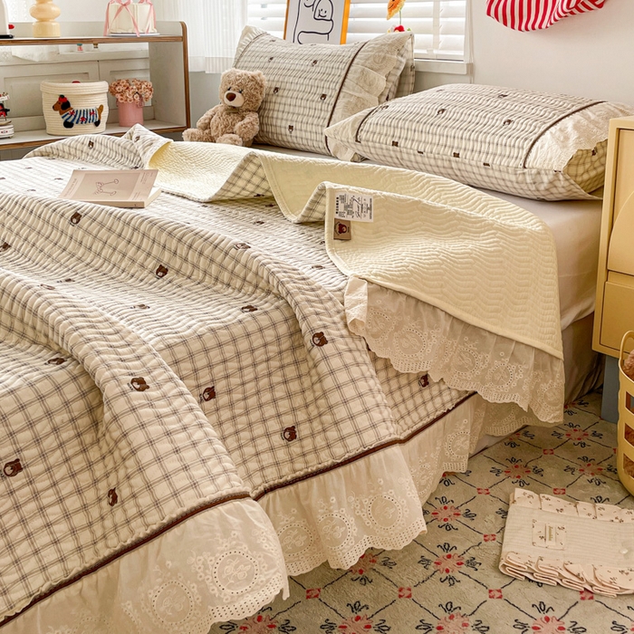 91家纺网 家纺一手货源 找家纺 岚吉家纺 2026年新款A类法式全棉花边床盖三件套四件套 格子熊