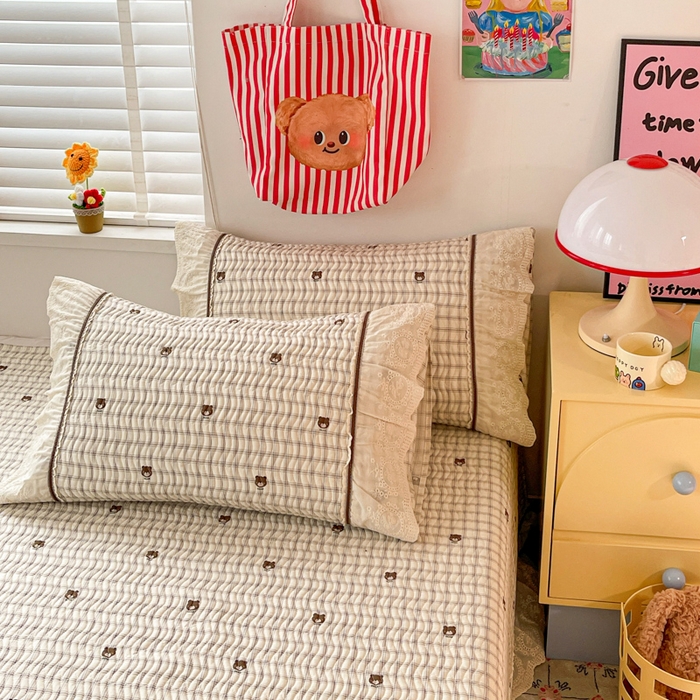 91家纺网 家纺一手货源 找家纺 岚吉家纺 2026年新款A类法式全棉花边床盖三件套四件套 格子熊