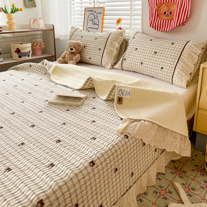 91家纺网 家纺一手货源 找家纺 岚吉家纺 2026年新款A类法式全棉花边床盖三件套四件套 格子熊