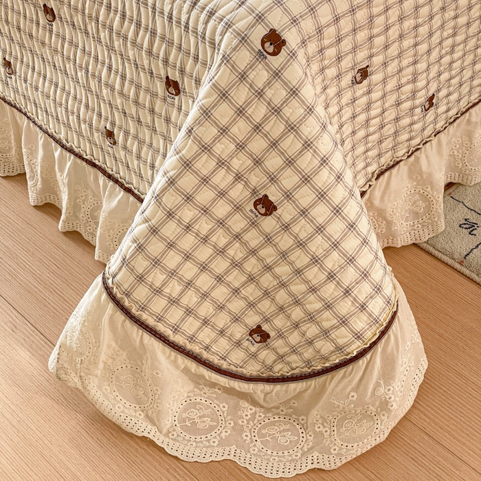 91家纺网 家纺一手货源 找家纺 岚吉家纺 2026年新款A类法式全棉花边床盖三件套四件套 格子熊