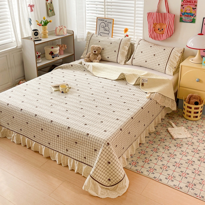 91家纺网 家纺一手货源 找家纺 岚吉家纺 2026年新款A类法式全棉花边床盖三件套四件套 格子熊