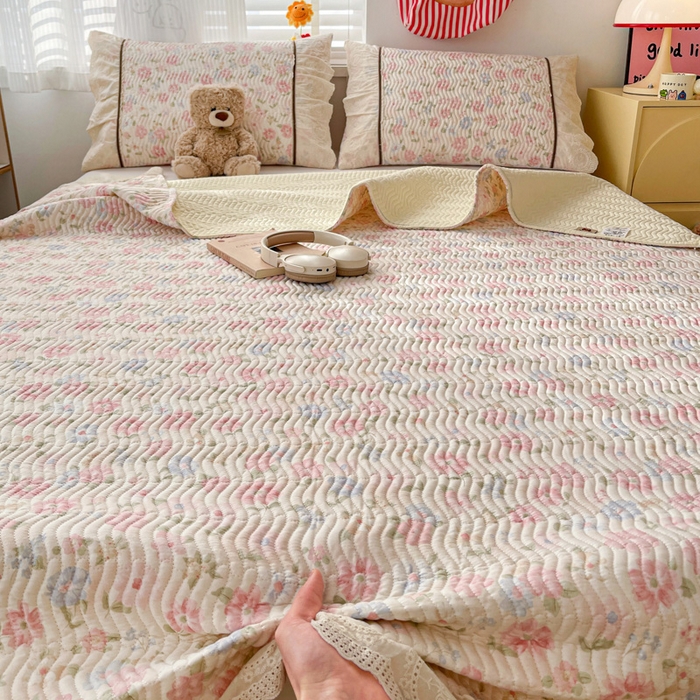 91家纺网 家纺一手货源 找家纺 岚吉家纺 2026年新款A类法式全棉花边床盖三件套四件套 花园-粉