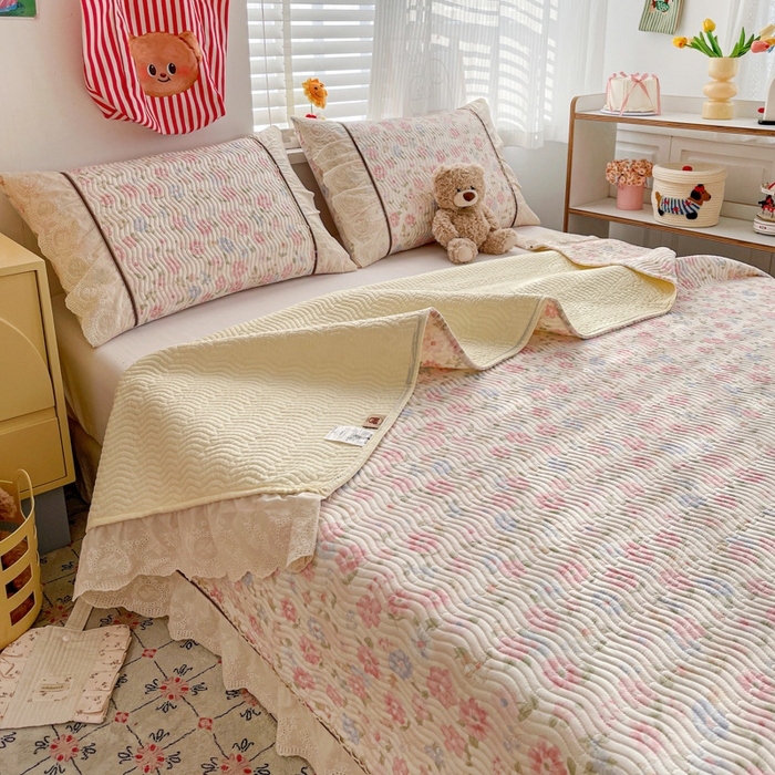 91家纺网 家纺一手货源 找家纺 岚吉家纺 2026年新款A类法式全棉花边床盖三件套四件套 花园-粉