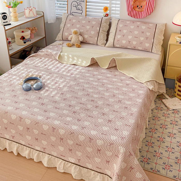 91家纺网 家纺一手货源 找家纺 岚吉家纺 2026年新款A类法式全棉花边床盖三件套四件套 心结-粉