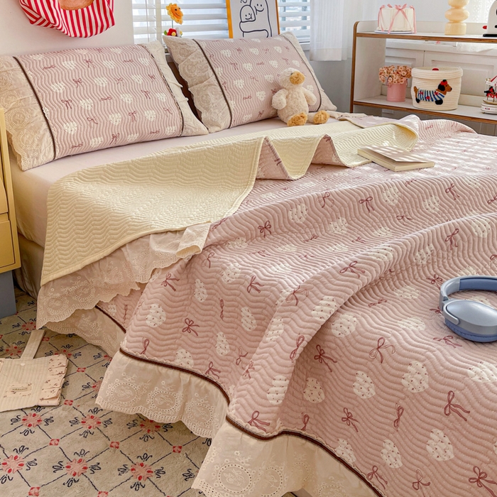 91家纺网 家纺一手货源 找家纺 岚吉家纺 2026年新款A类法式全棉花边床盖三件套四件套 心结-粉