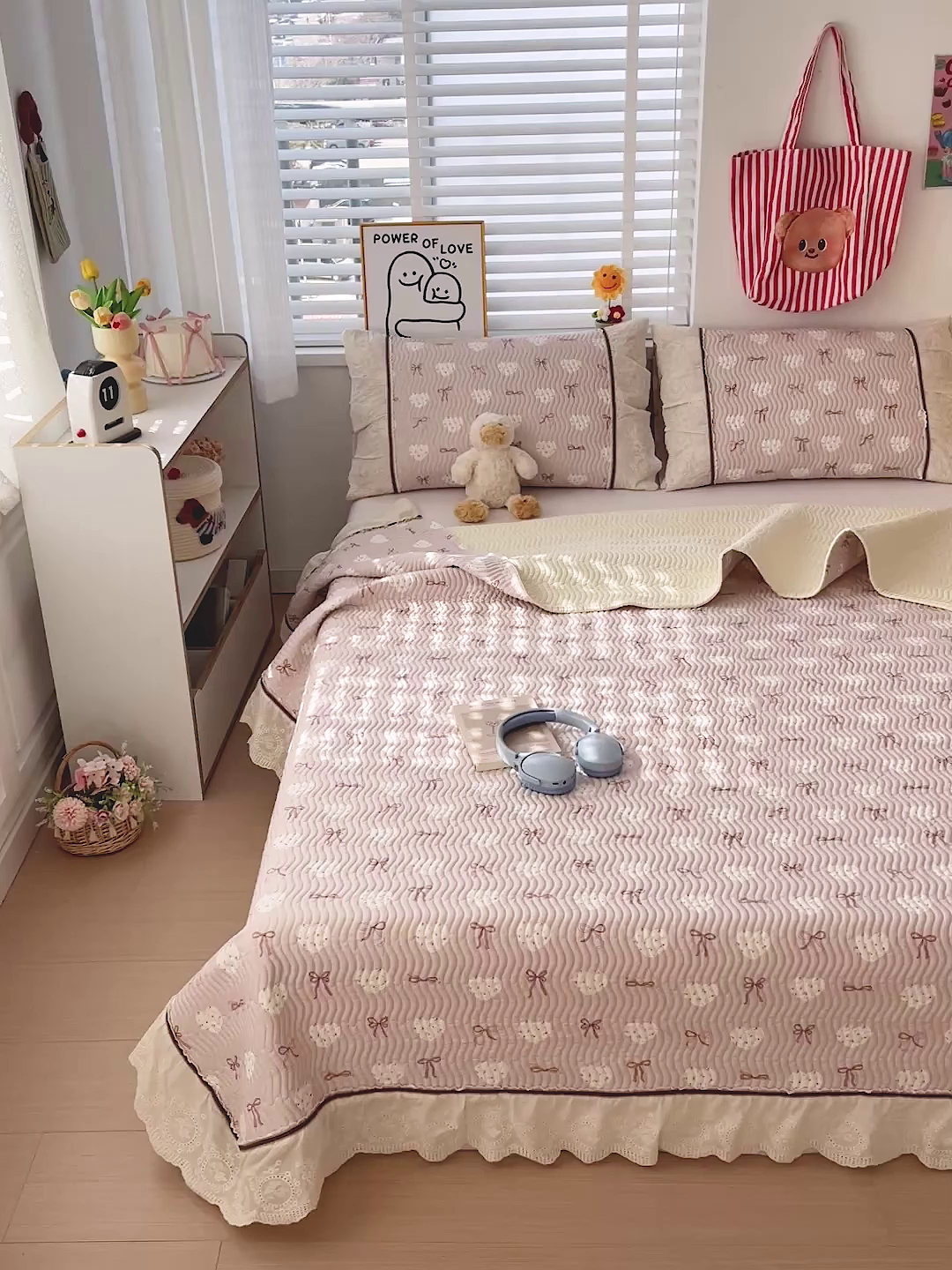 91家纺网 家纺一手货源 找家纺 岚吉家纺 2026年新款A类法式全棉花边床盖三件套四件套 心结-粉