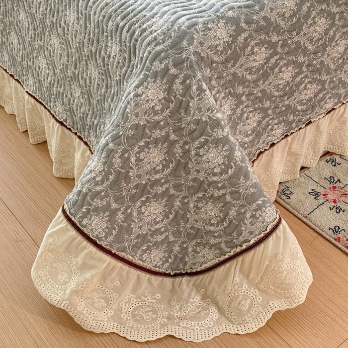 91家纺网 家纺一手货源 找家纺 岚吉家纺 2026年新款A类法式全棉花边床盖三件套四件套 忆江南-灰