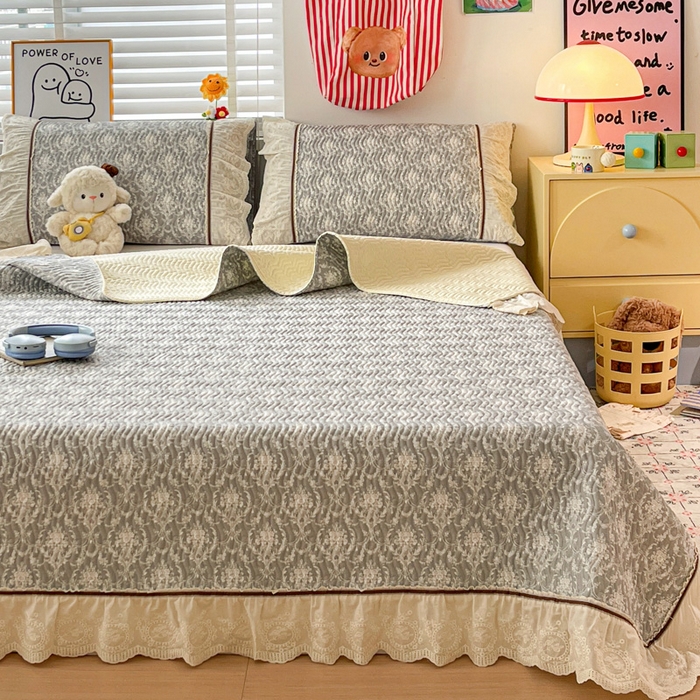 91家纺网 家纺一手货源 找家纺 岚吉家纺 2026年新款A类法式全棉花边床盖三件套四件套 忆江南-灰