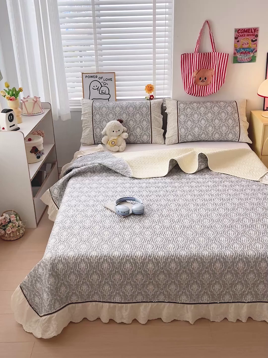 91家纺网 家纺一手货源 找家纺 岚吉家纺 2026年新款A类法式全棉花边床盖三件套四件套 忆江南-灰