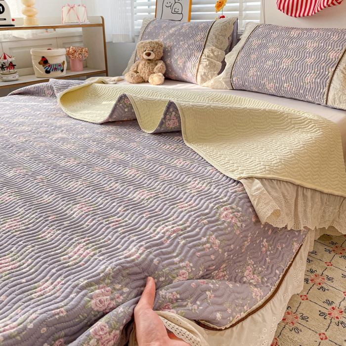 91家纺网 家纺一手货源 找家纺 岚吉家纺 2026年新款A类法式全棉花边床盖三件套四件套 雨蝶-紫