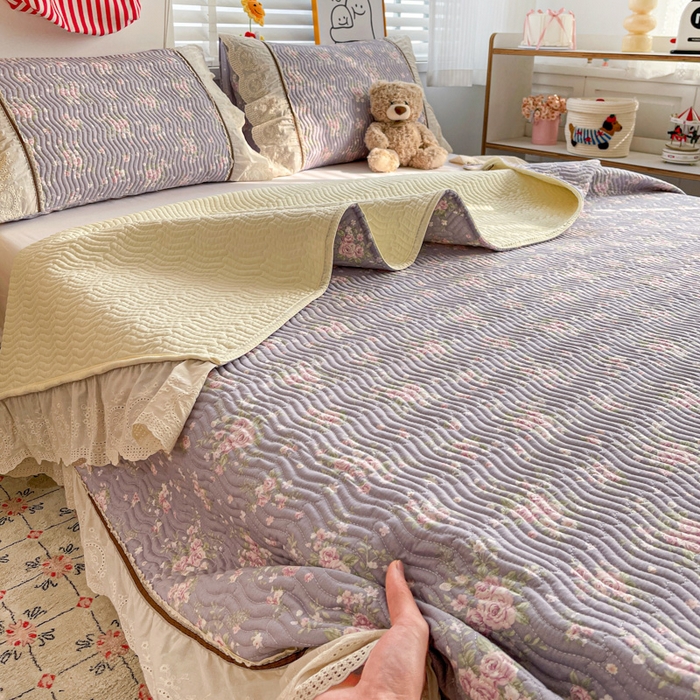 91家纺网 家纺一手货源 找家纺 岚吉家纺 2026年新款A类法式全棉花边床盖三件套四件套 雨蝶-紫