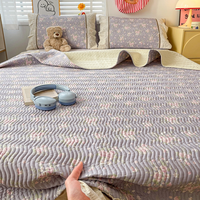 91家纺网 家纺一手货源 找家纺 岚吉家纺 2026年新款A类法式全棉花边床盖三件套四件套 雨蝶-紫