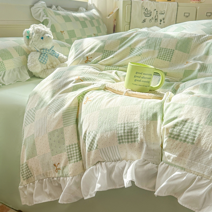 91家纺网 家纺一手货源 找家纺 逸尚阁家纺 2026新款水洗仿棉印花花边四件套-终版 蝴蝶结格圈