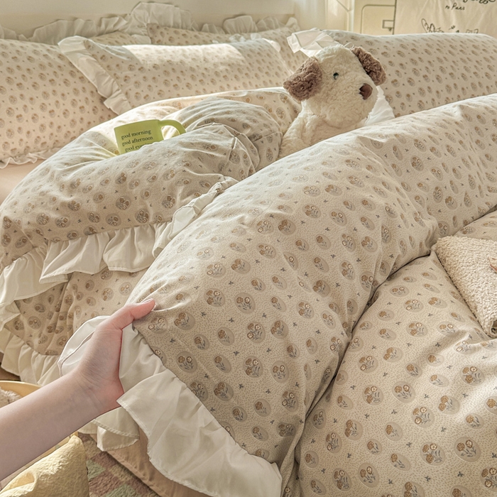 91家纺网 家纺一手货源 找家纺 逸尚阁家纺 2026新款水洗仿棉印花花边四件套-终版 偏爱的花语