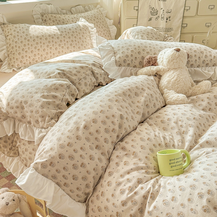 91家纺网 家纺一手货源 找家纺 逸尚阁家纺 2026新款水洗仿棉印花花边四件套-终版 偏爱的花语