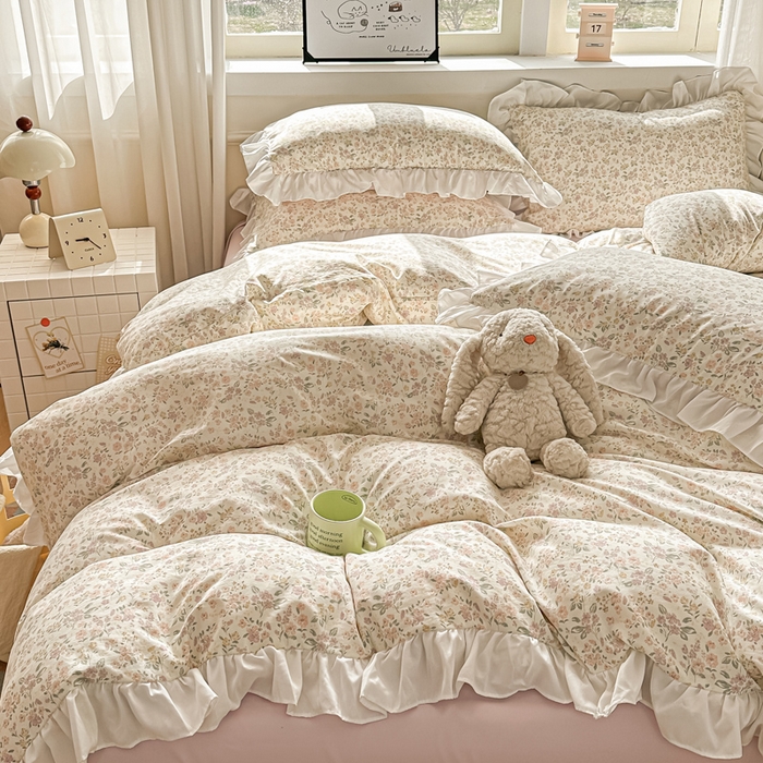 91家纺网 家纺一手货源 找家纺 逸尚阁家纺 2026新款水洗仿棉印花花边四件套-终版 轻轻小细语