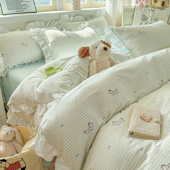 91家纺网 家纺一手货源 找家纺 逸尚阁家纺 2026新款水洗仿棉印花花边四件套-终版 天性狗狗乐园