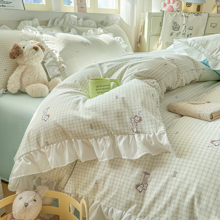 91家纺网 家纺一手货源 找家纺 逸尚阁家纺 2026新款水洗仿棉印花花边四件套-终版 天性狗狗乐园