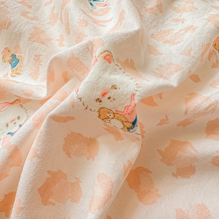 91家纺网 家纺一手货源 找家纺 逸尚阁家纺 2026新款水洗仿棉印花花边四件套-终版 玩偶保卫员