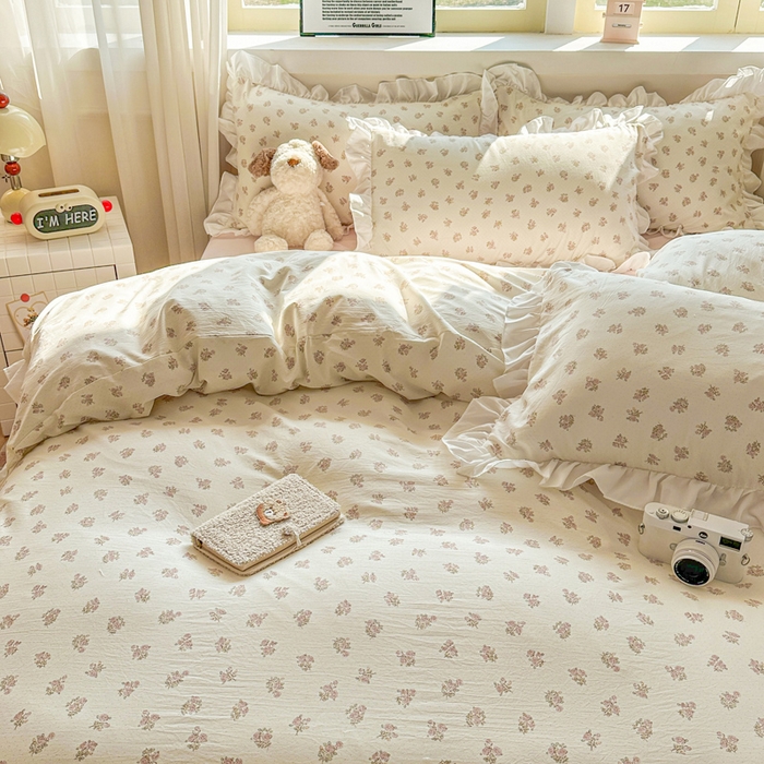 91家纺网 家纺一手货源 找家纺 逸尚阁家纺 2026新款水洗仿棉印花花边四件套-终版 心上的爱恋