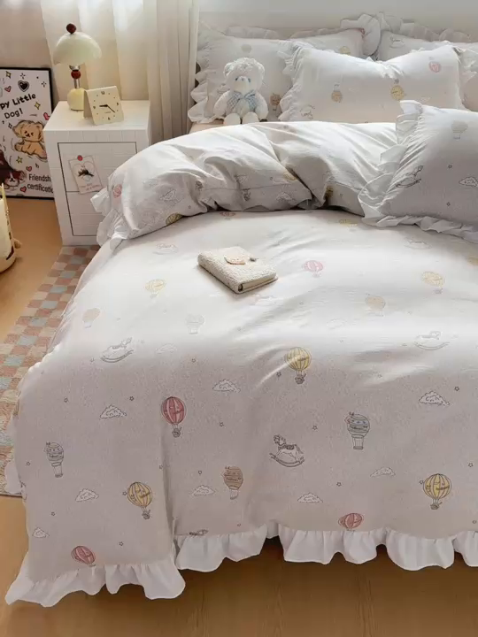 91家纺网 家纺一手货源 找家纺 逸尚阁家纺 2026新款水洗仿棉印花花边四件套-终版 梦幻童话园