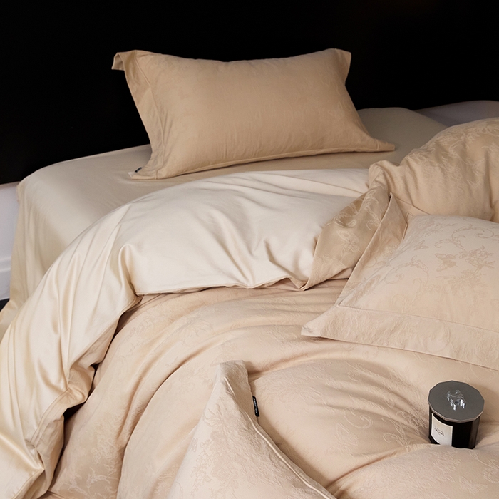 91家纺网 家纺一手货源 找家纺 薏思家纺 2026年新款全棉色织水洗提花 花漾梦境-驼