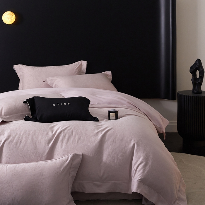 91家纺网 家纺一手货源 找家纺 薏思家纺 2026年新款全棉色织水洗提花 花漾梦境-紫