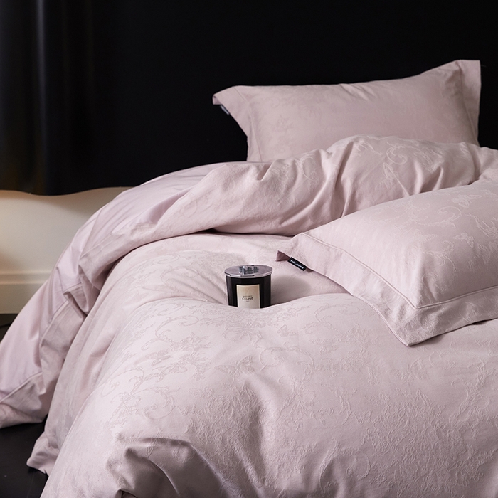 91家纺网 家纺一手货源 找家纺 薏思家纺 2026年新款全棉色织水洗提花 花漾梦境-紫