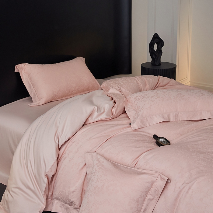 91家纺网 家纺一手货源 找家纺 薏思家纺 2026年新款全棉色织水洗提花 杏芙微醺-粉