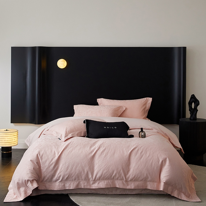 91家纺网 家纺一手货源 找家纺 薏思家纺 2026年新款全棉色织水洗提花 杏芙微醺-粉