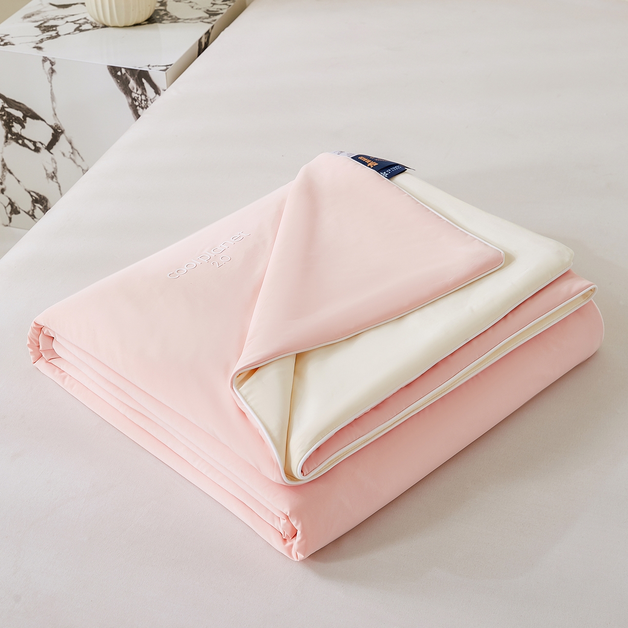 91家纺网 家纺一手货源 找家纺 犇牛仓储供应链 2026新款锦氨凉感夏被被子被芯 橘粉