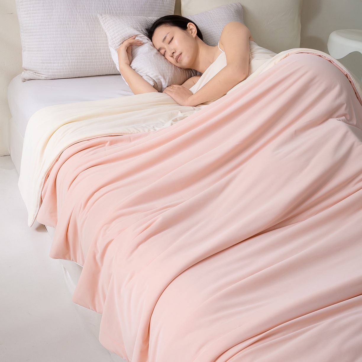 91家纺网 家纺一手货源 找家纺 犇牛仓储供应链 2026新款锦氨凉感夏被被子被芯 橘粉