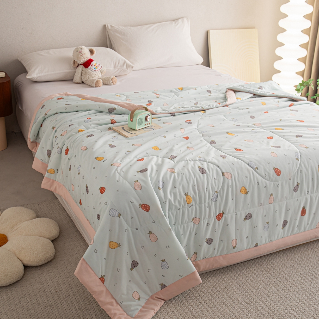 91家纺网 家纺一手货源 找家纺 亿莱鑫 2026新款手包边凉感抗菌夏凉被空调被 多彩菠萝