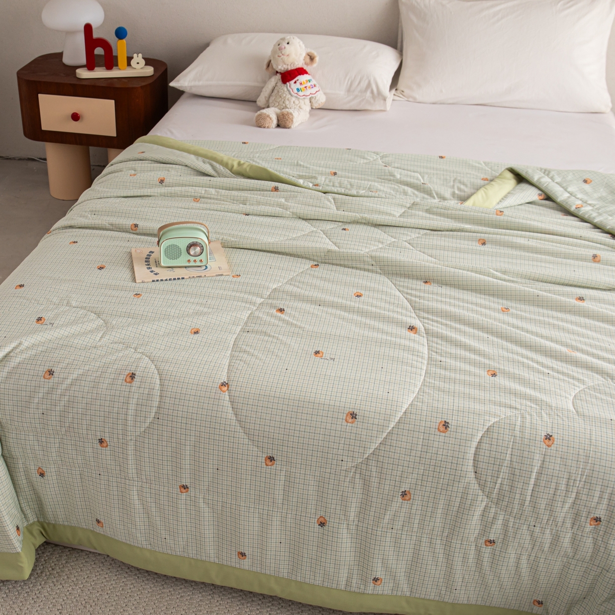 91家纺网 家纺一手货源 找家纺 亿莱鑫 2026新款手包边凉感抗菌夏凉被空调被 格子草莓-绿