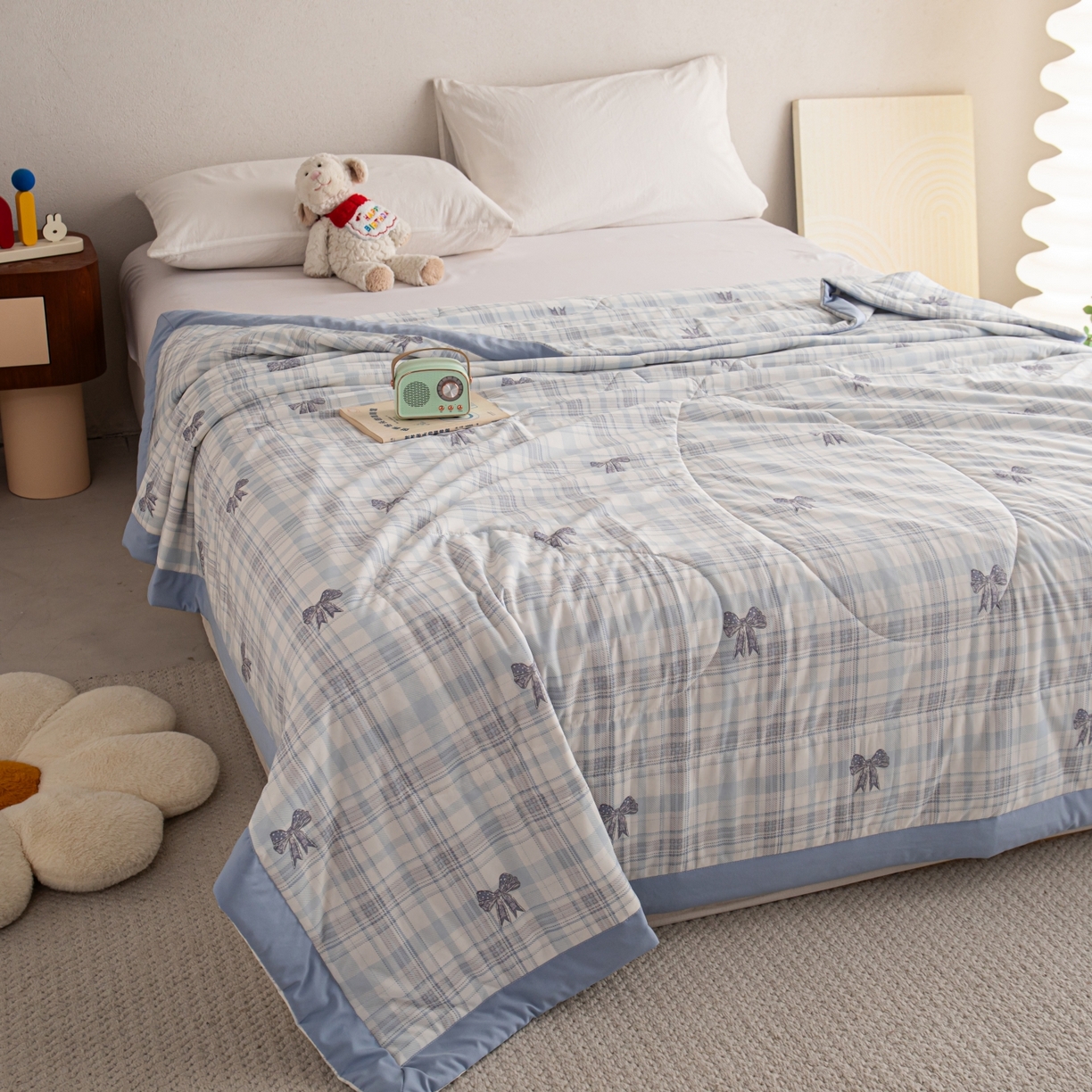 91家纺网 家纺一手货源 找家纺 亿莱鑫 2026新款手包边凉感抗菌夏凉被空调被 格子蝴蝶结