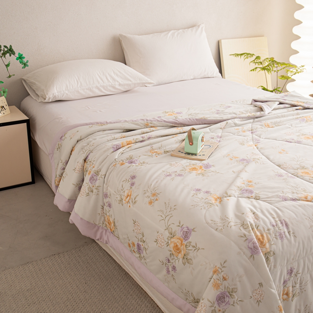 91家纺网 家纺一手货源 找家纺 亿莱鑫 2026新款手包边凉感抗菌夏凉被空调被 花间令