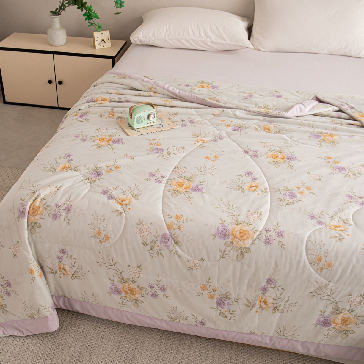 91家纺网 家纺一手货源 找家纺 亿莱鑫 2026新款手包边凉感抗菌夏凉被空调被 花间令