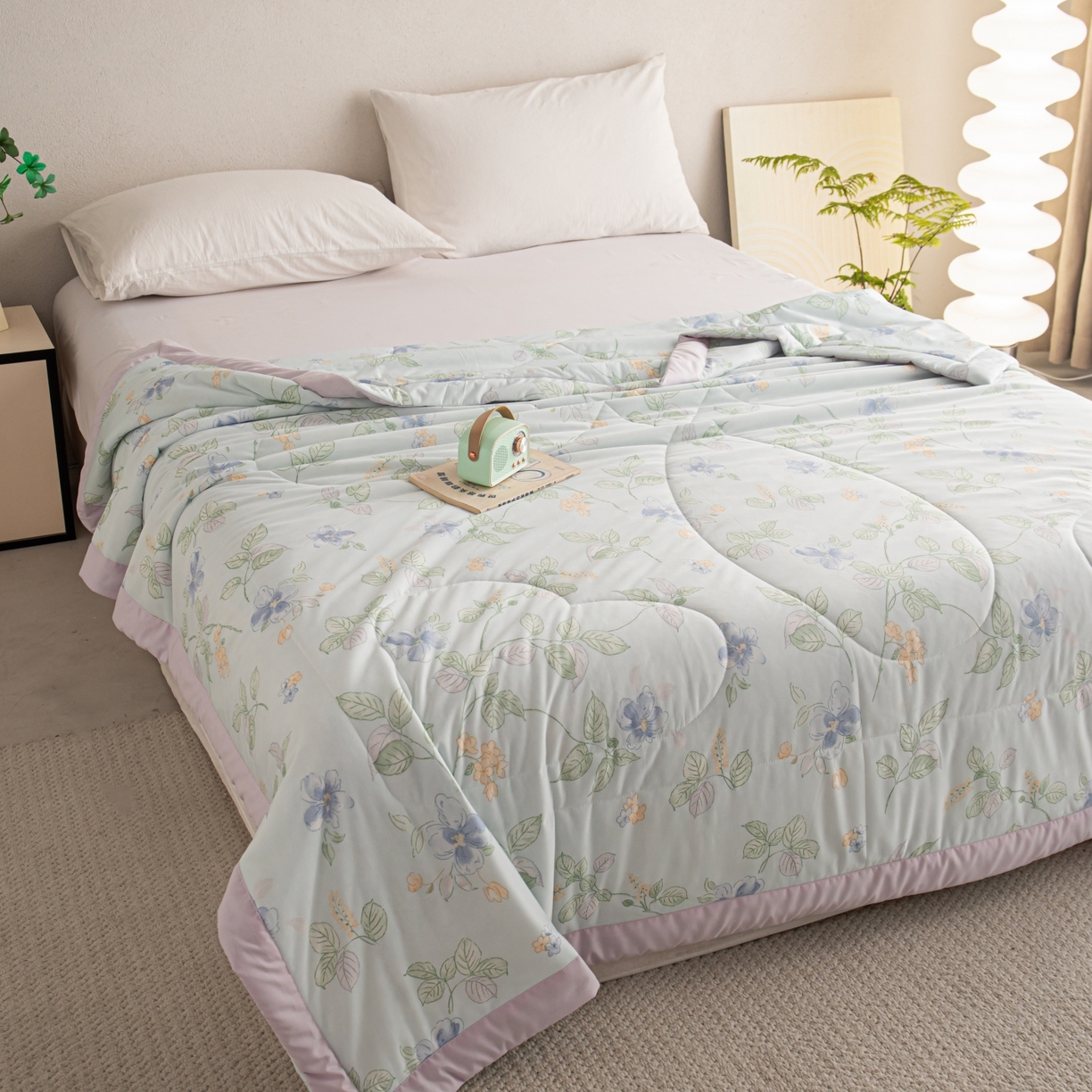 91家纺网 家纺一手货源 找家纺 亿莱鑫 2026新款手包边凉感抗菌夏凉被空调被 花漫雨露